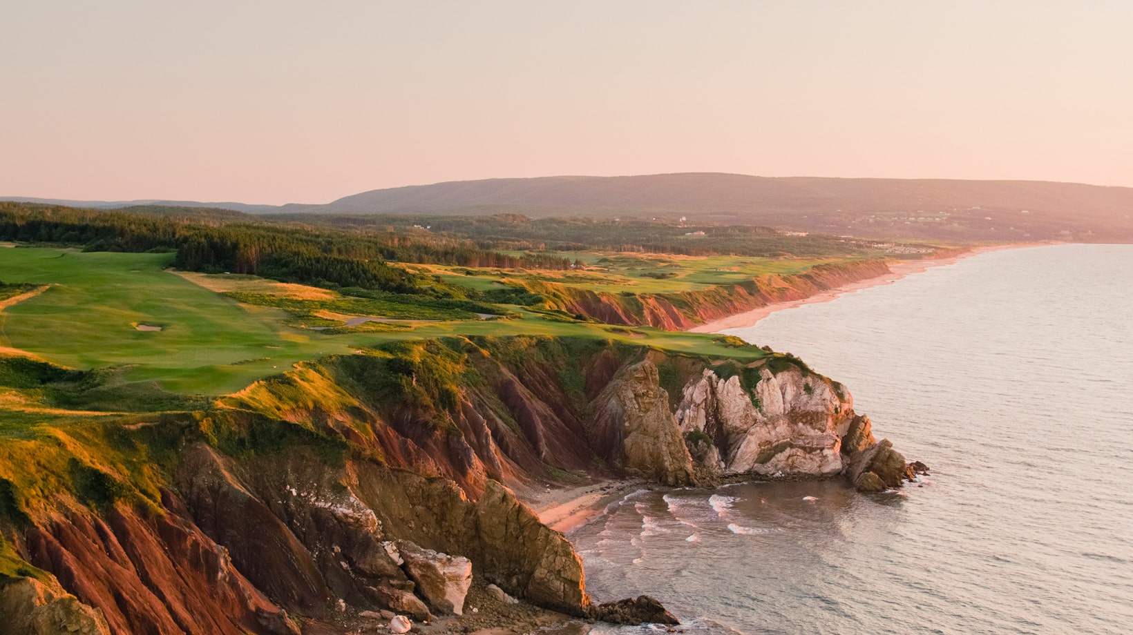 The clifftop par-3 16th at Cabot Cliffs.
