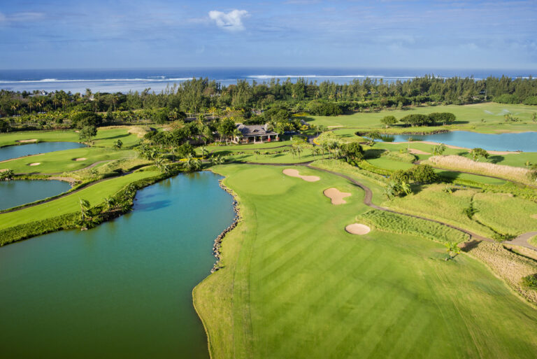 Aerial view of the 18th hole on the Le Château course at Heritage Golf Club, Mauritius.
